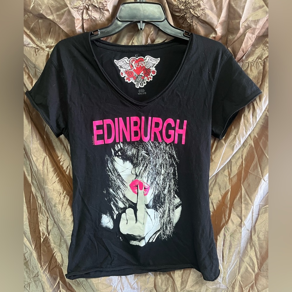 Safan Graphic Tee